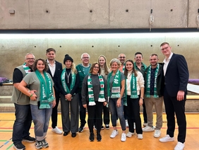 Gruppenführung der DDL GmbH durch die EWS Arena am Spieltag mit David Schmidt und Ymir Gislason zum Meet & Greet